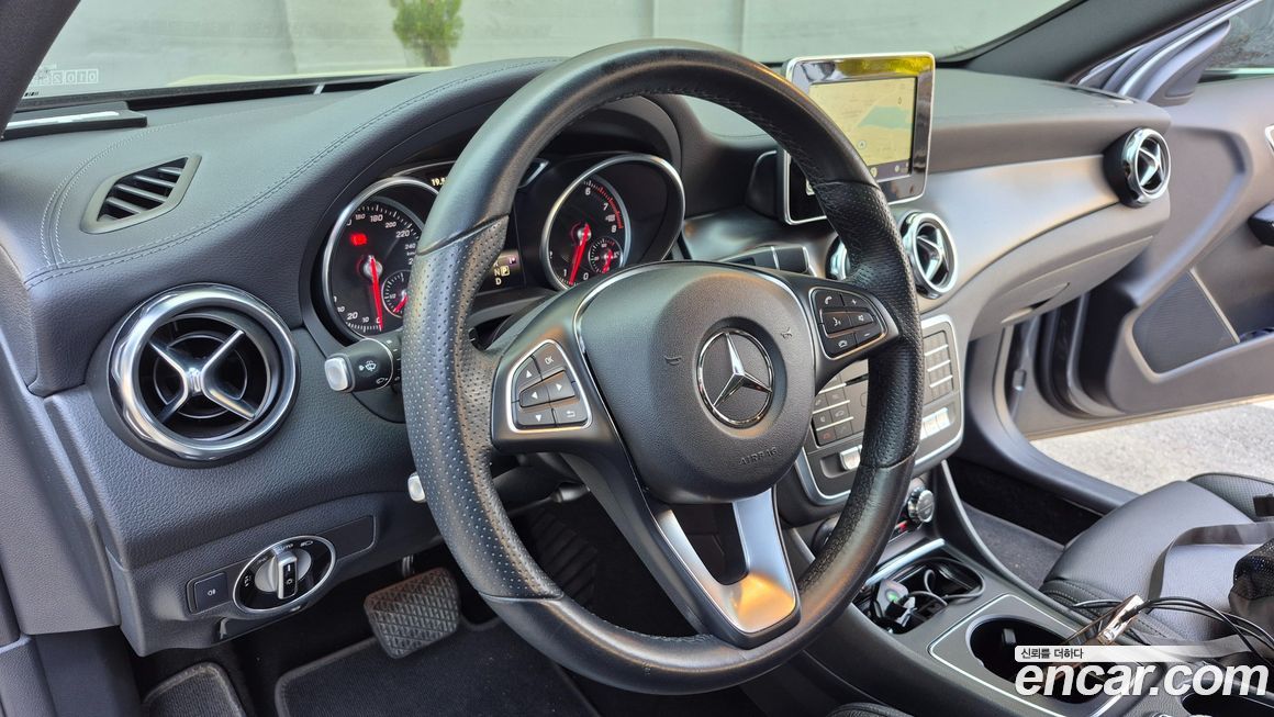 Mercedes-Benz GLA-Class 2018