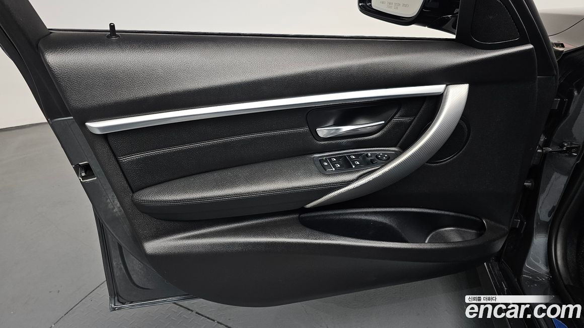 BMW 3-Series 2018