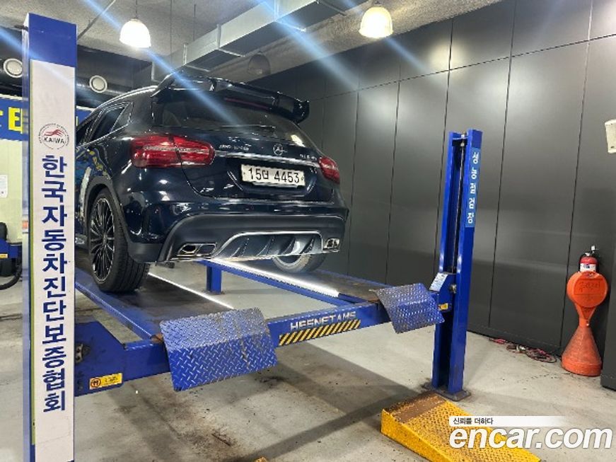Mercedes-Benz GLA-Class 2019
