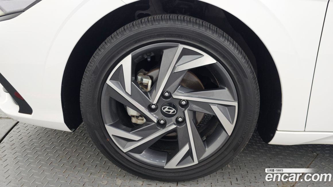 Hyundai AVANTE 2024
