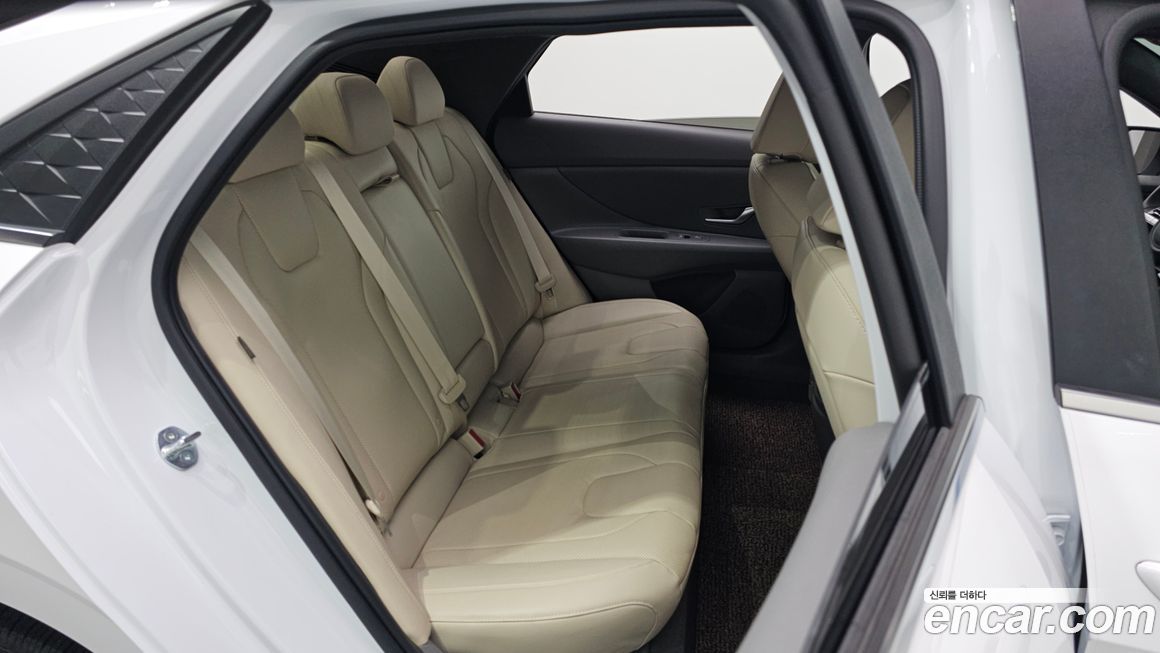 Hyundai AVANTE 2024