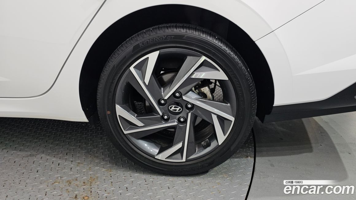 Hyundai AVANTE 2024