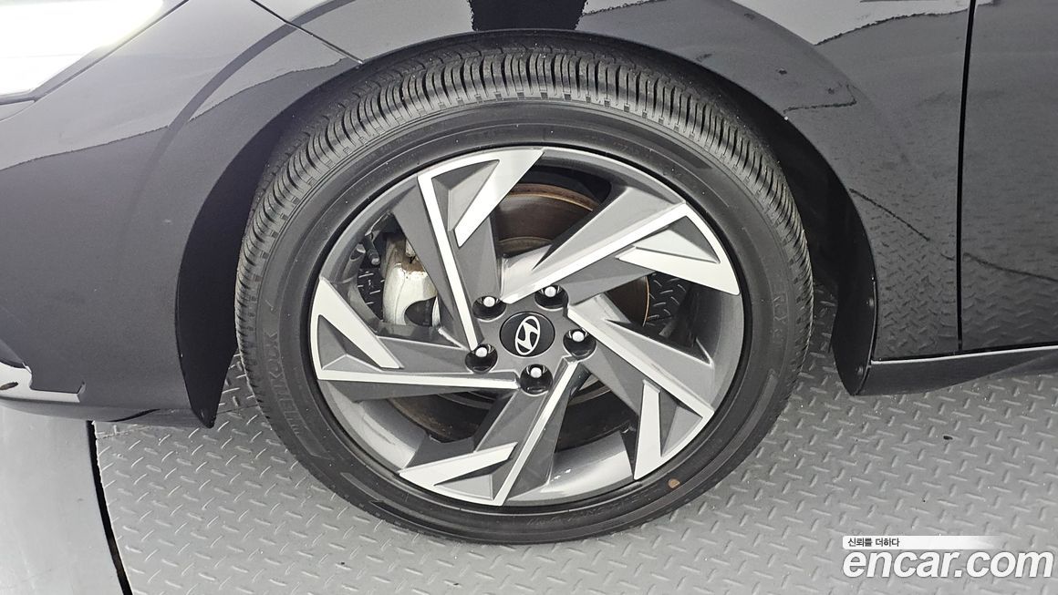 Hyundai AVANTE 2024