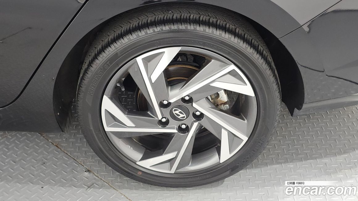 Hyundai AVANTE 2024