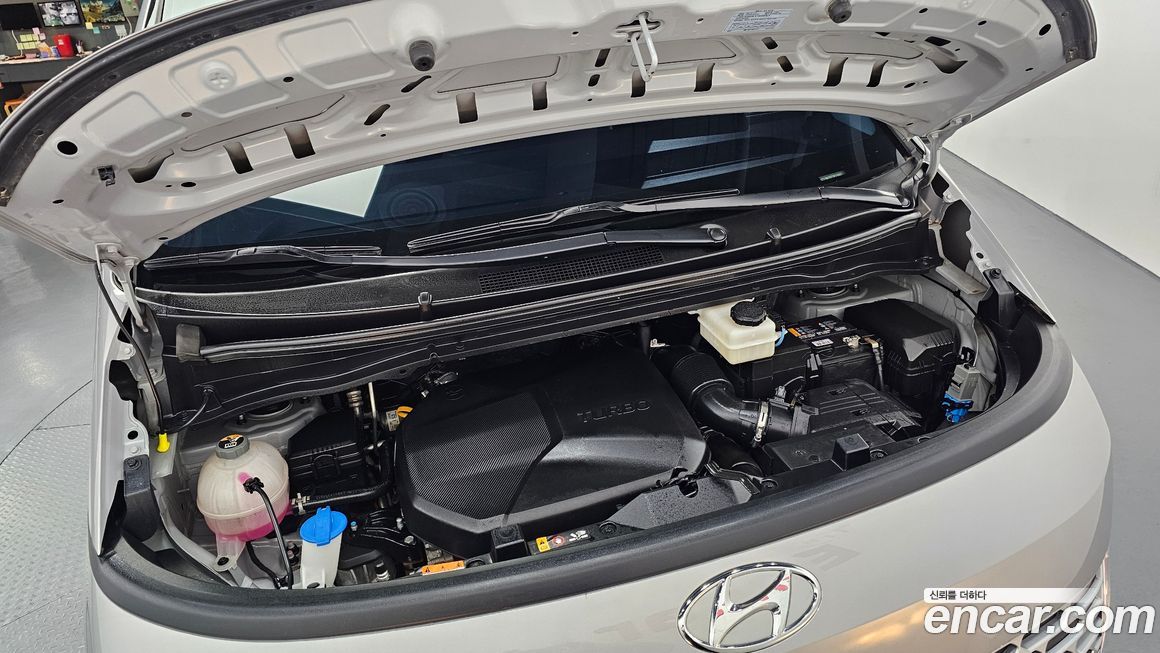 Hyundai Staria 2023