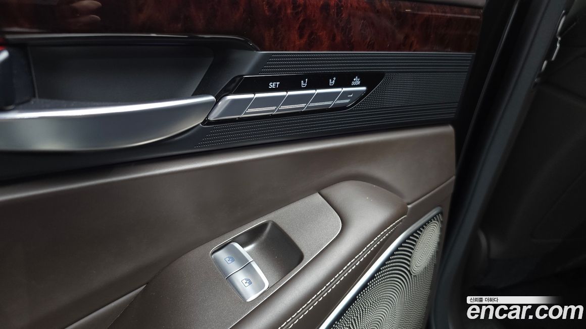 Genesis EQ900 2018