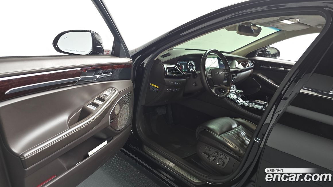 Genesis EQ900 2018