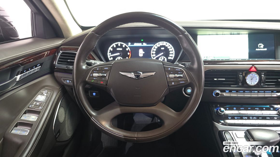 Genesis EQ900 2018