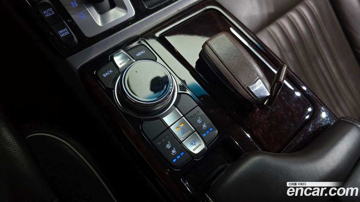 Genesis EQ900 2018