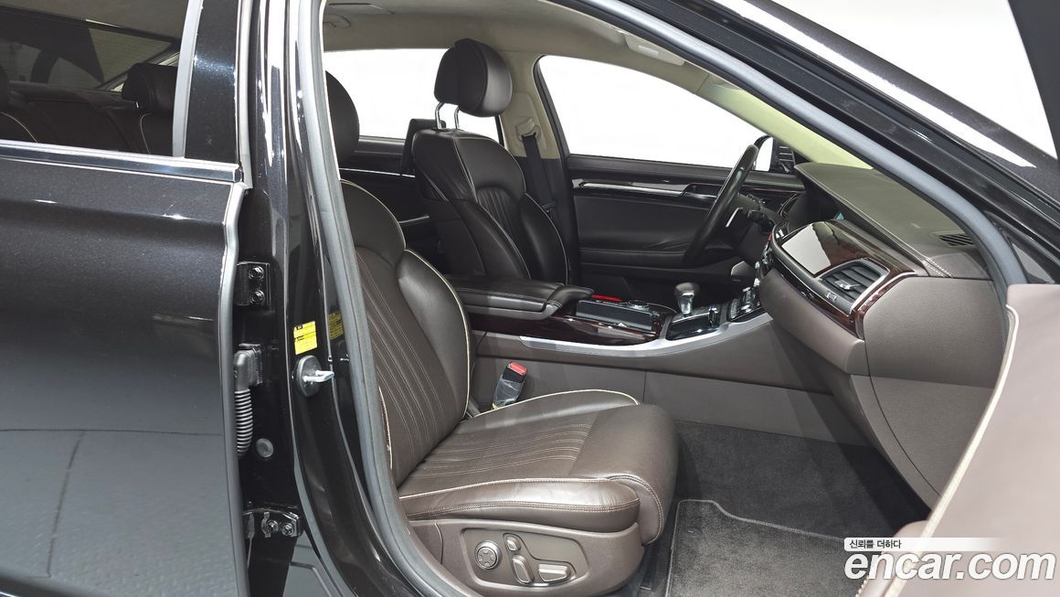 Genesis EQ900 2018