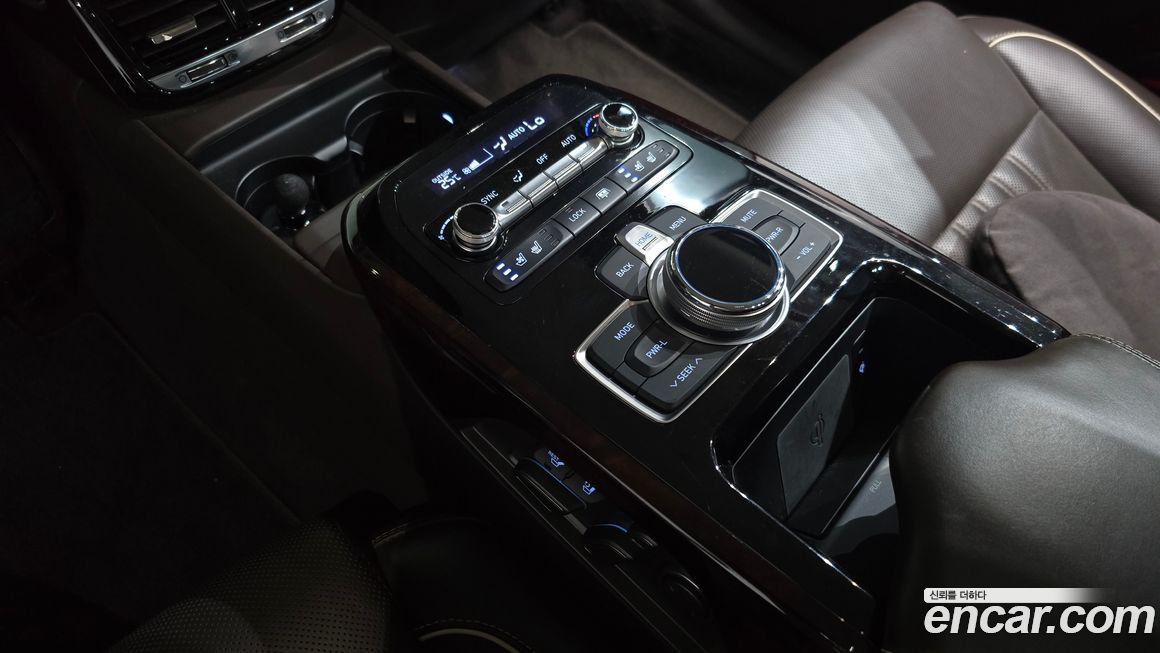 Genesis EQ900 2018