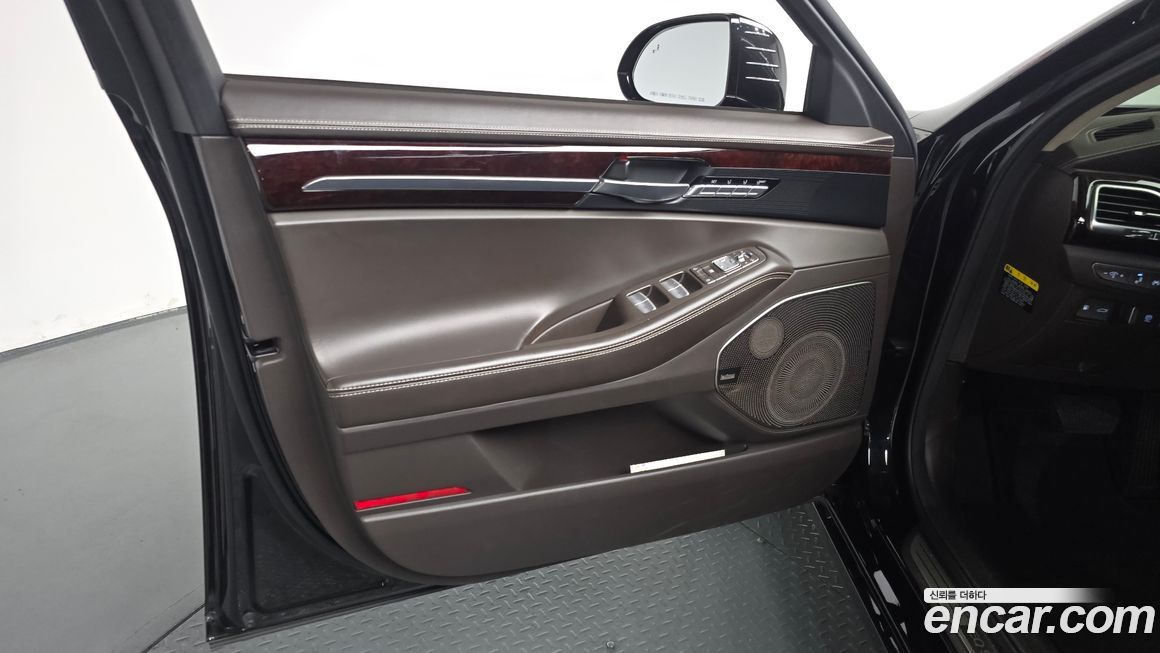 Genesis EQ900 2018