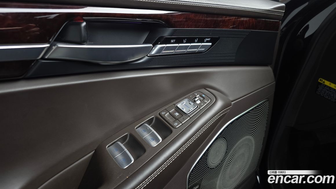 Genesis EQ900 2018