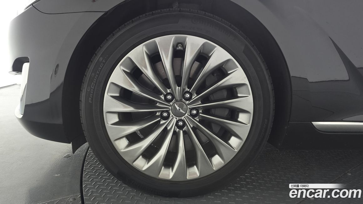 Genesis EQ900 2018