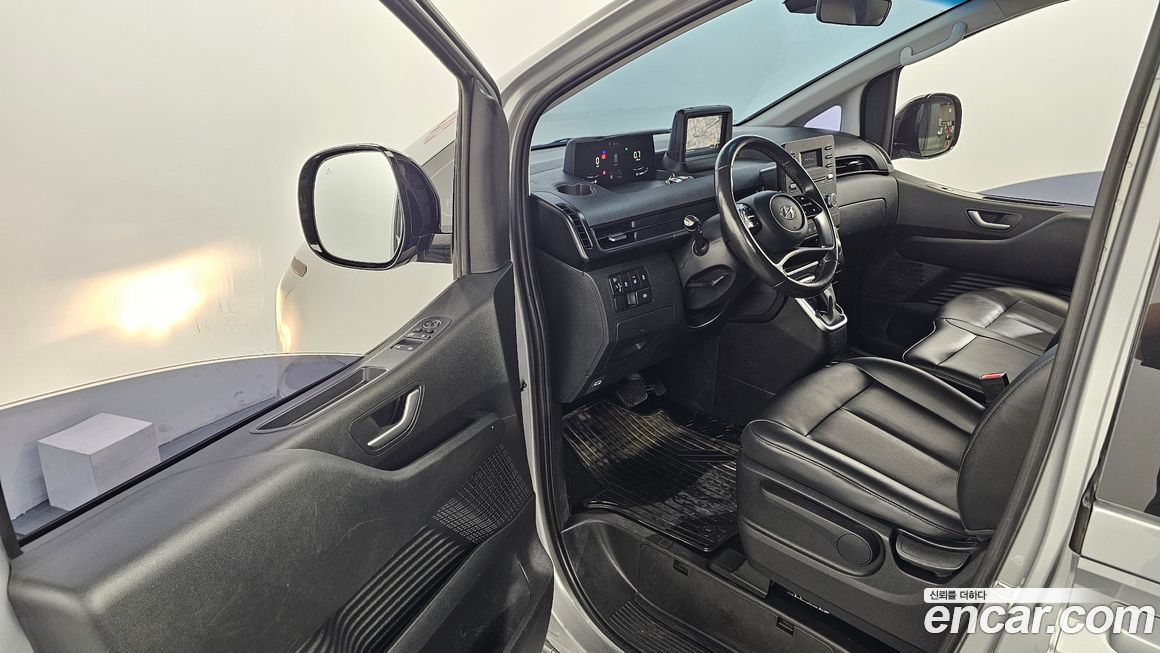 Hyundai Staria 2023