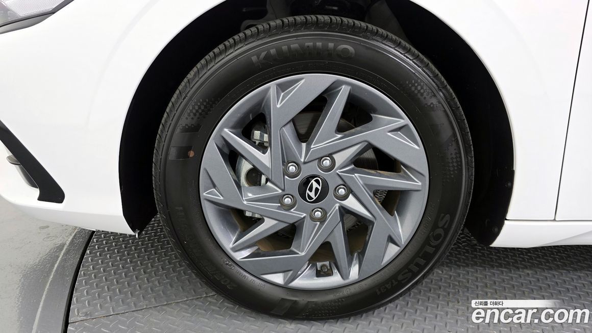 Hyundai AVANTE 2024