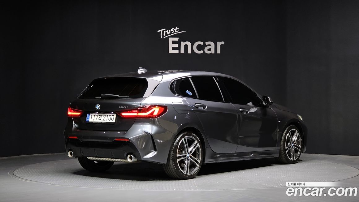 BMW 1-Series 2021