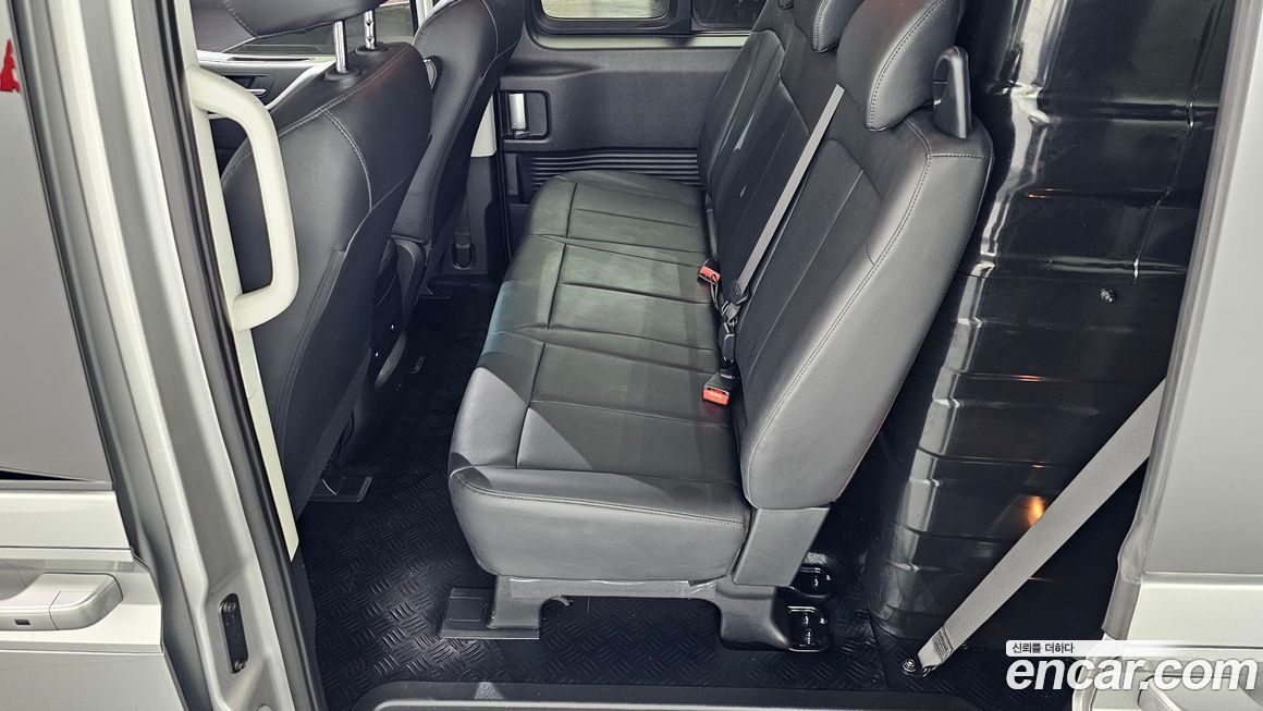 Hyundai Staria 2025