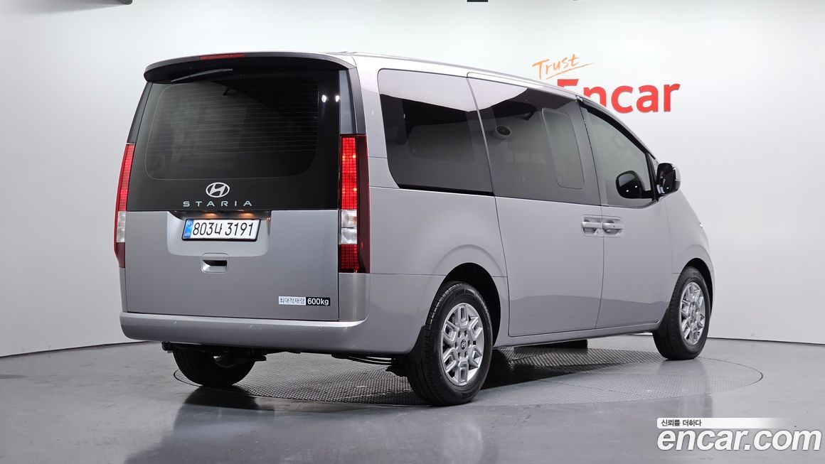 Hyundai Staria 2025