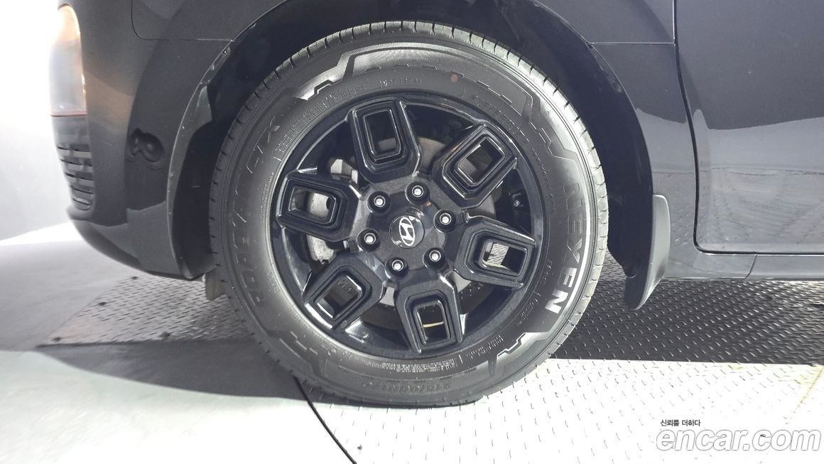 Hyundai Staria 2025