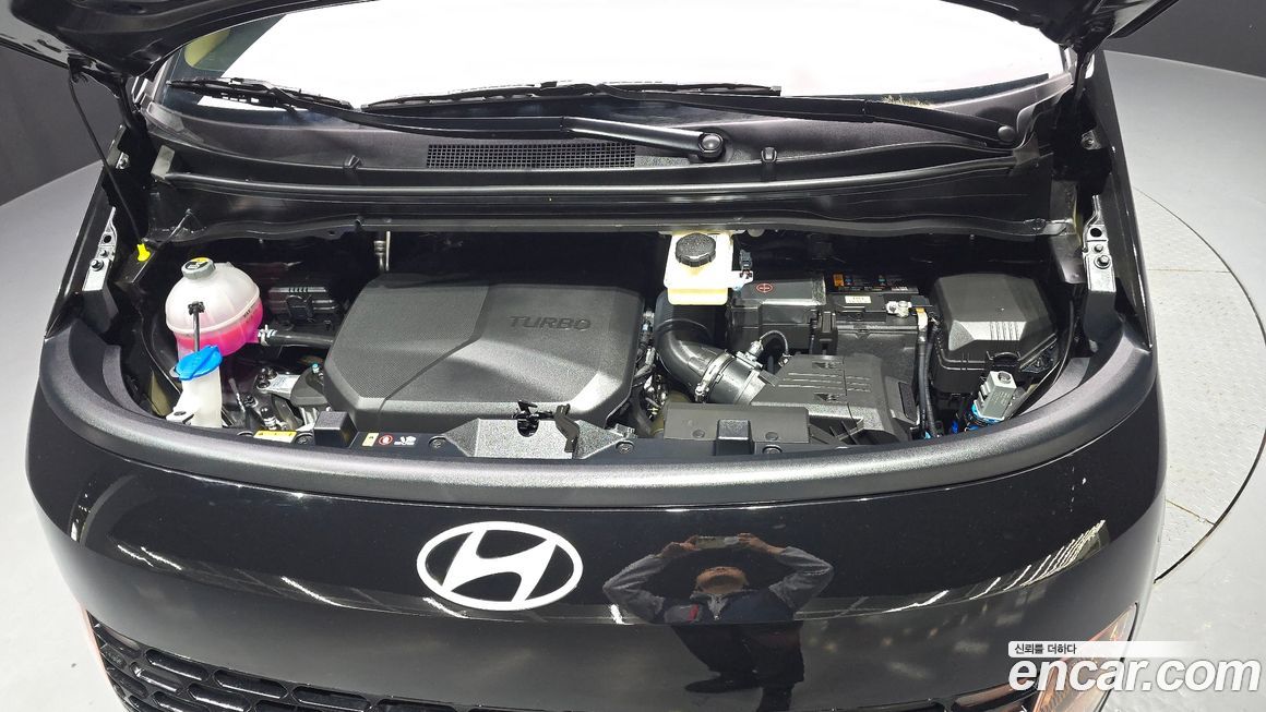 Hyundai Staria 2025