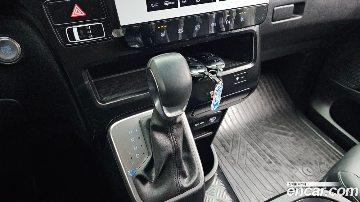 Hyundai Staria 2025