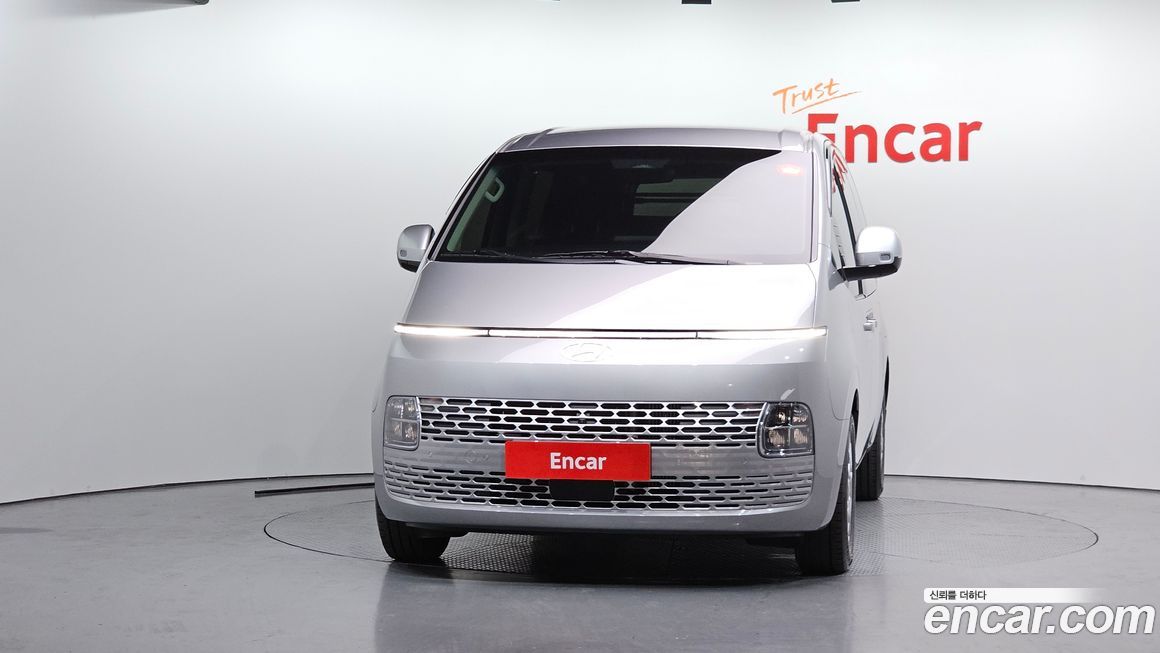 Hyundai Staria 2025