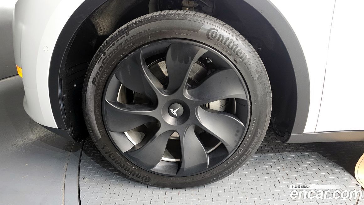 Tesla Model Y 2021