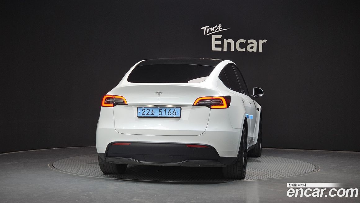 Tesla Model Y 2021