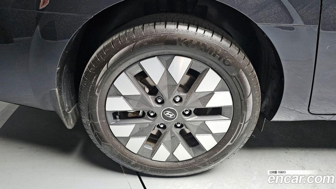 Hyundai Staria 2023