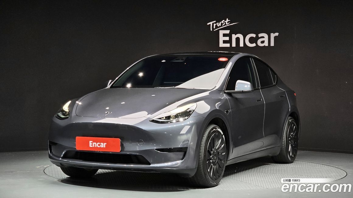 Tesla Model Y 2024