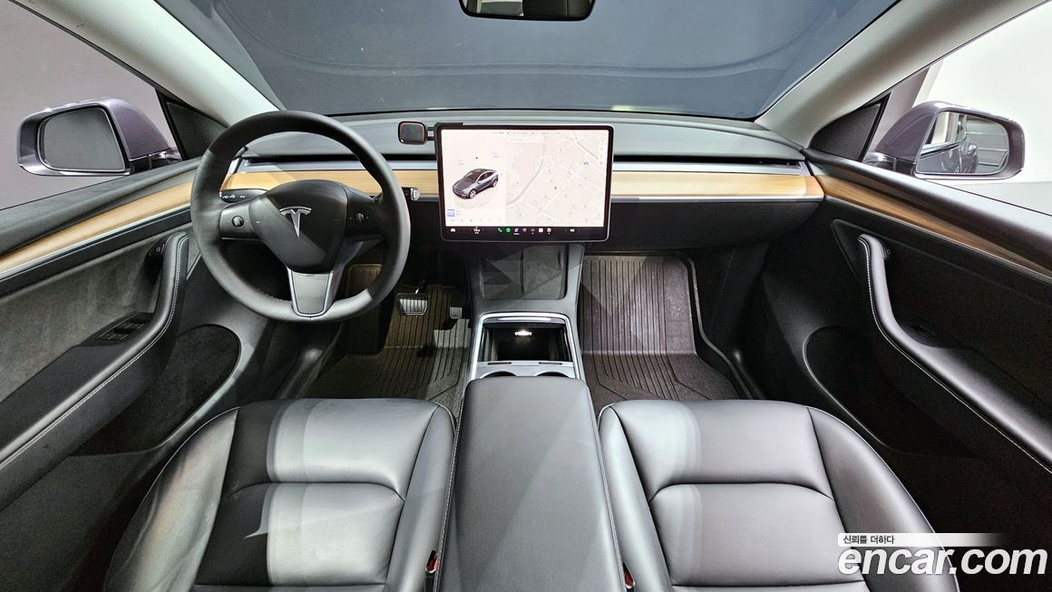 Tesla Model Y 2024