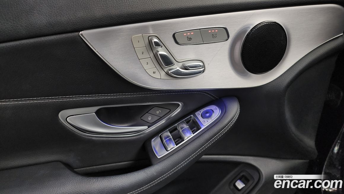 Mercedes-Benz C-Class 2021