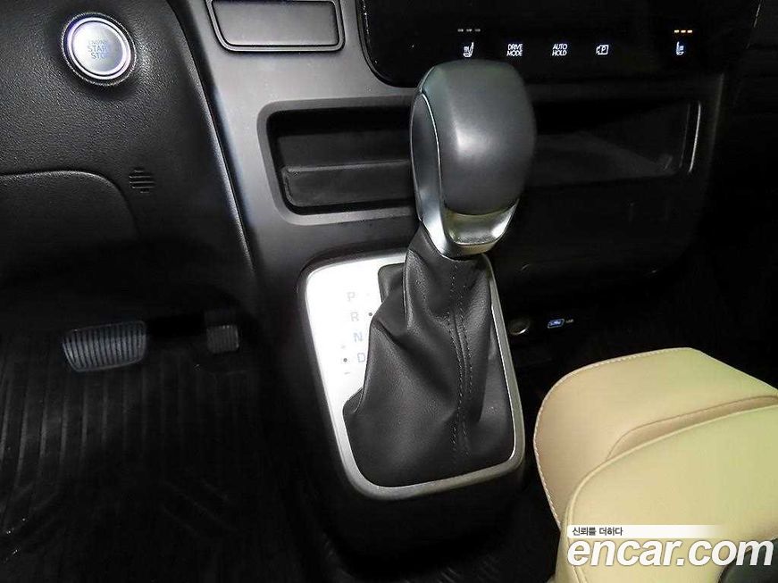 Hyundai Staria 2023