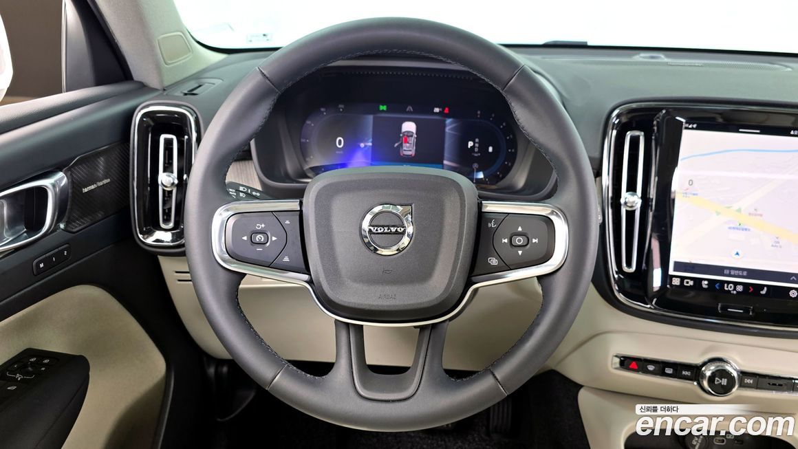 Volvo XC40 2024