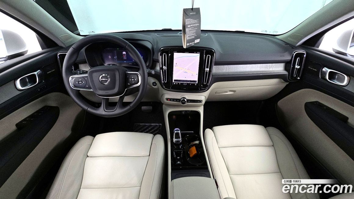 Volvo XC40 2024