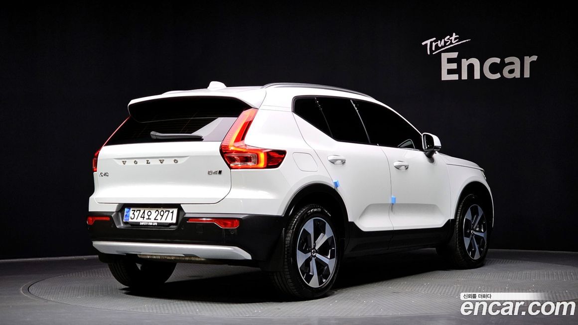 Volvo XC40 2024