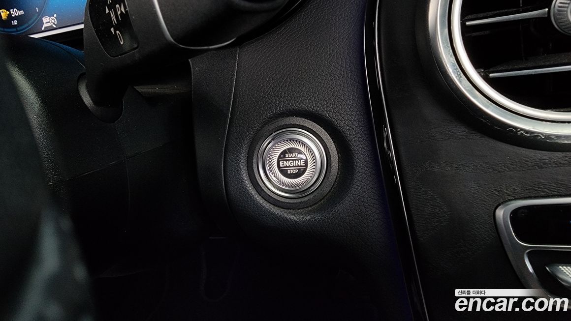 Mercedes-Benz C-Class 2021