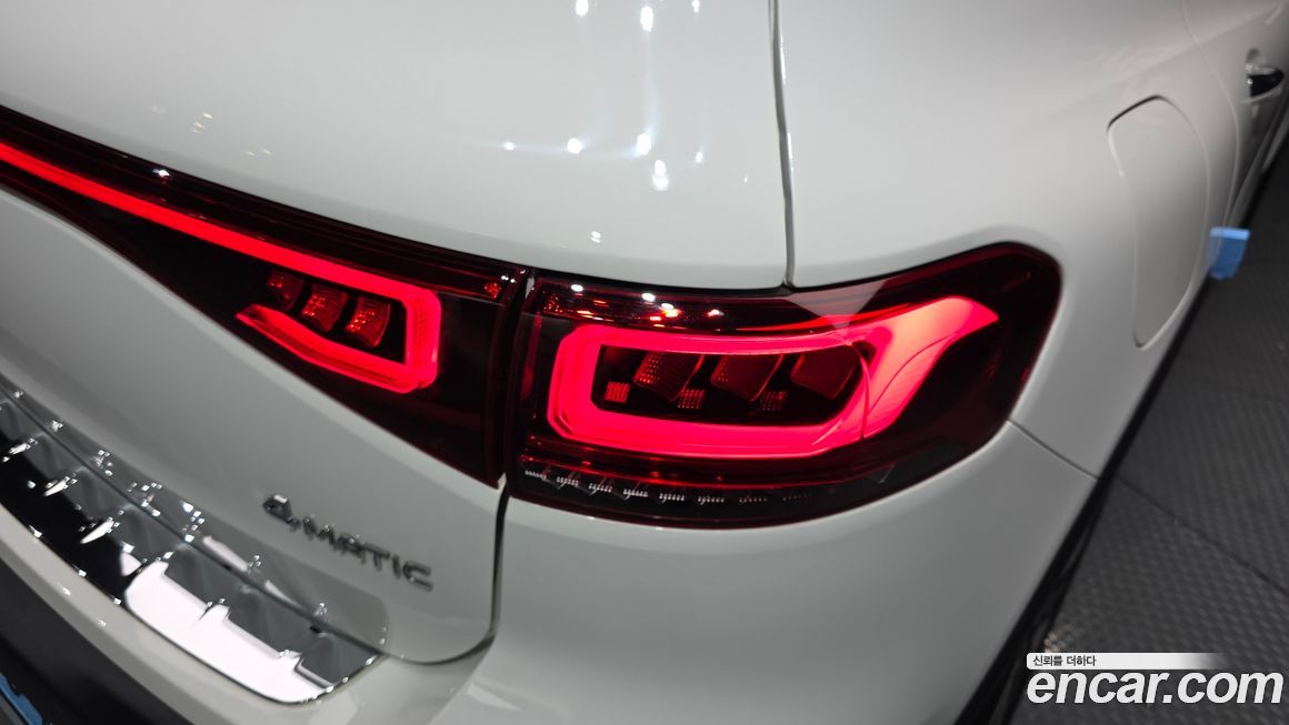 Mercedes-Benz EQB 2023