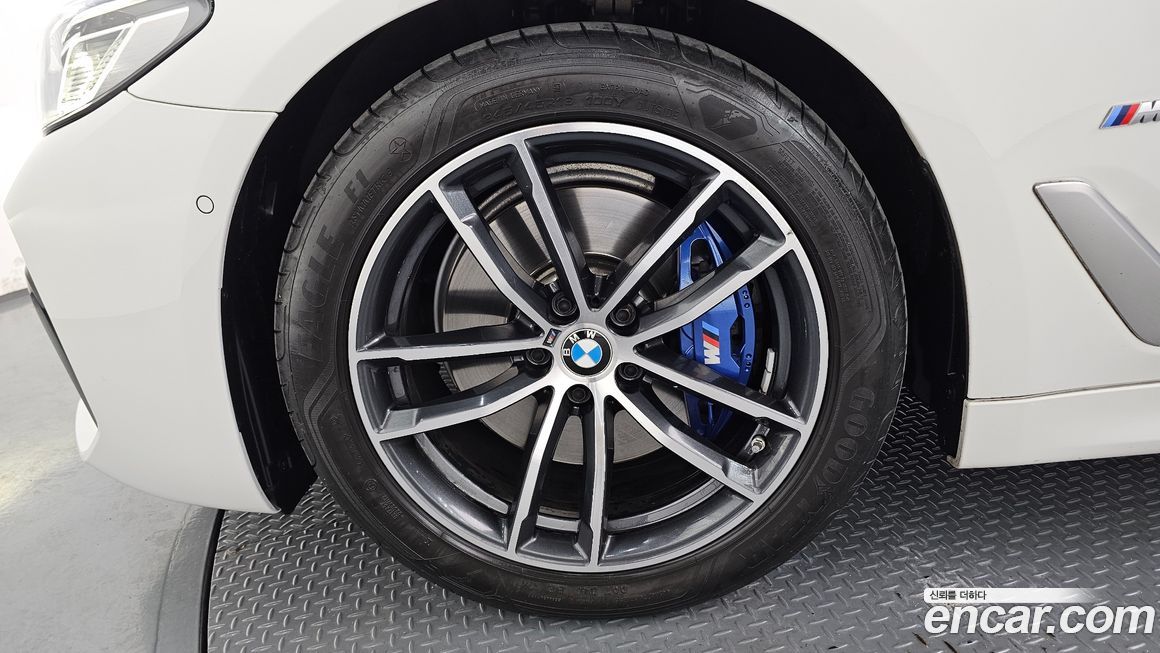 BMW 5-Series 2022