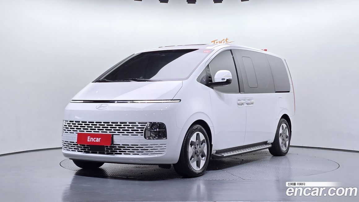 Hyundai Staria 2025