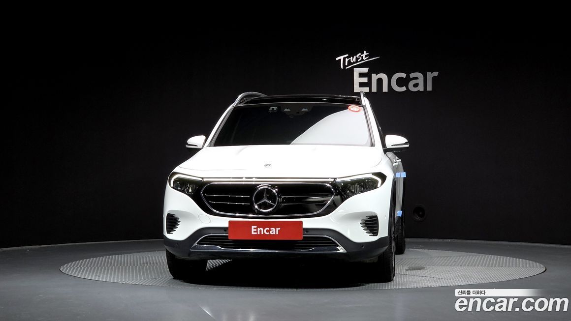 Mercedes-Benz EQB 2023