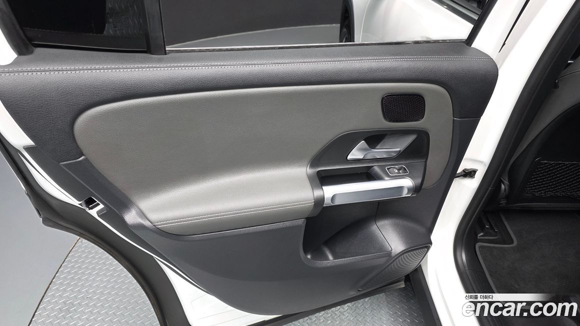 Mercedes-Benz EQB 2023