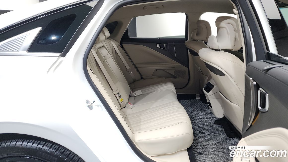 Kia K8 2025