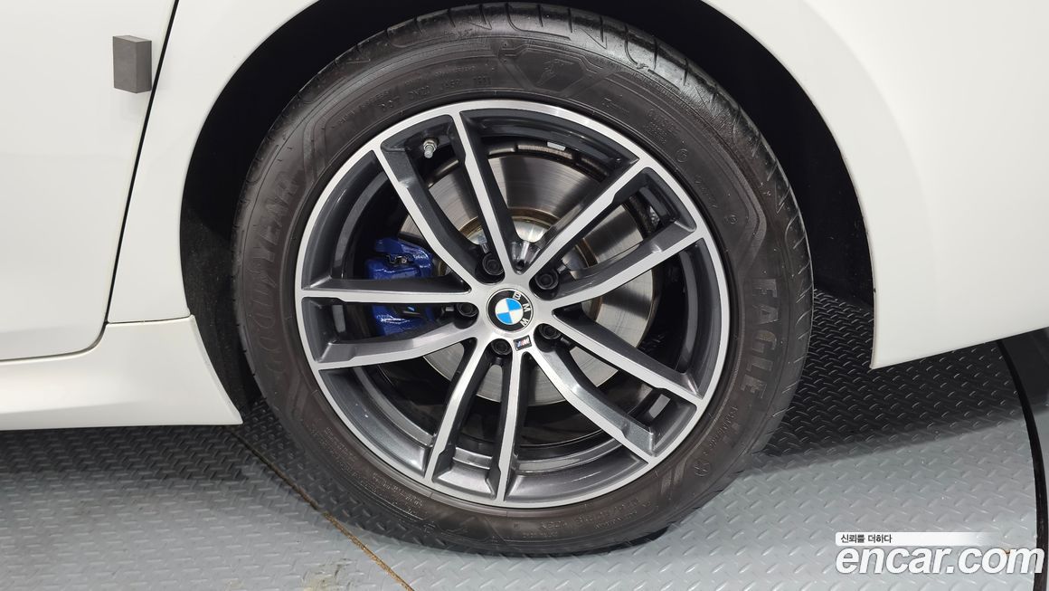 BMW 5-Series 2022