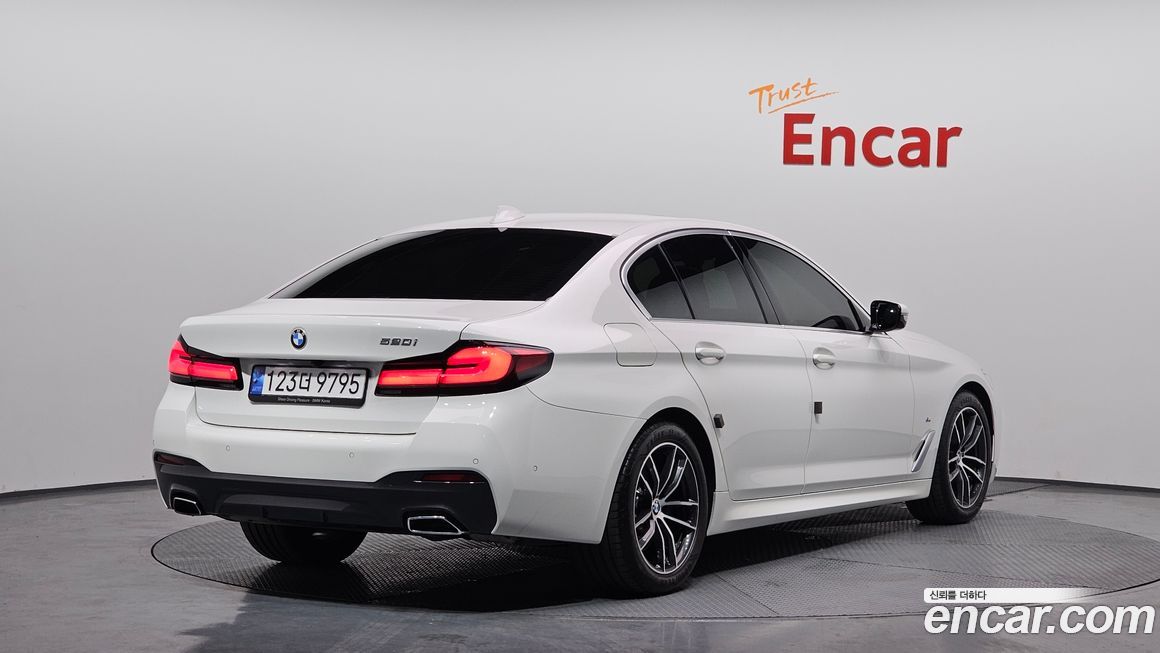 BMW 5-Series 2022