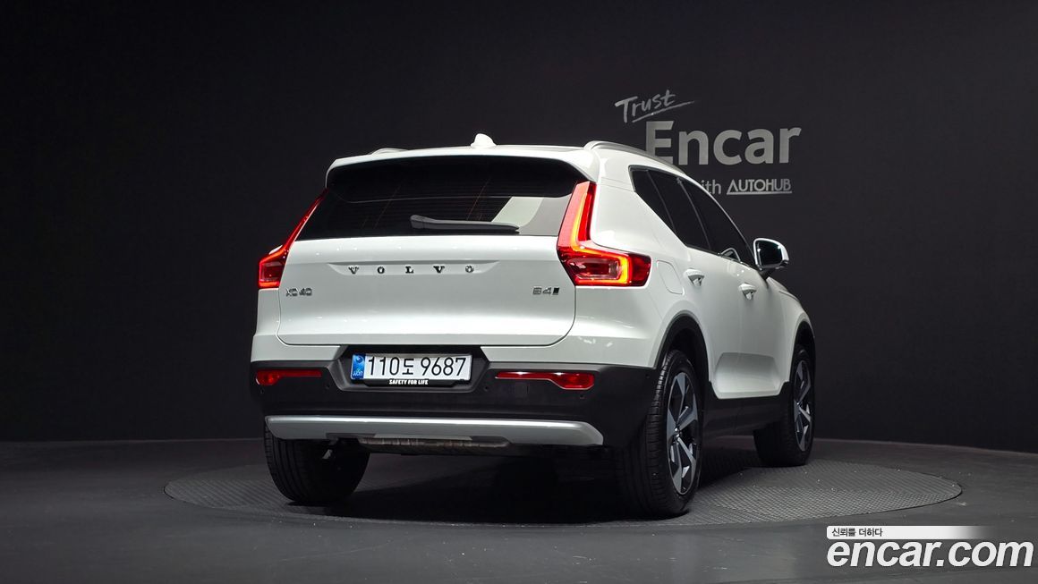 Volvo XC40 2025