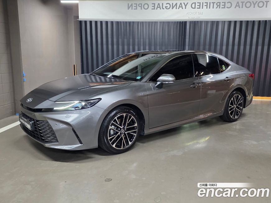 Toyota Camry 2025