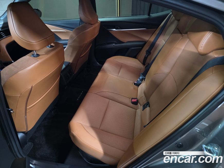 Toyota Camry 2025