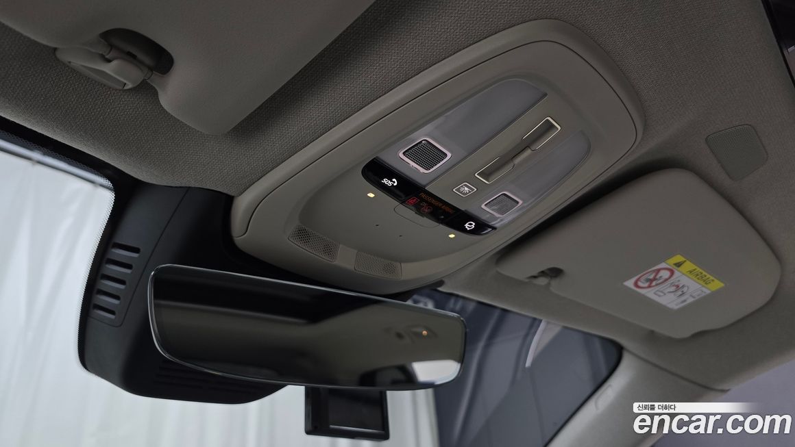 Volvo XC40 2025